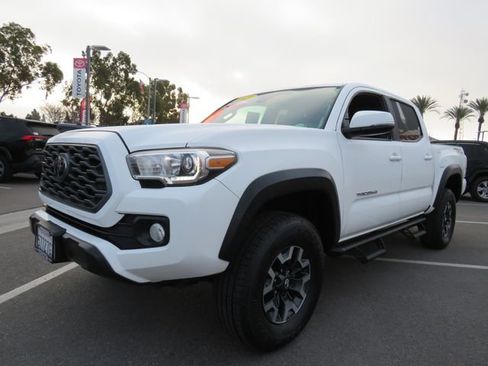 Certified 2021 Toyota Tacoma TRD Off-Road w/ Technology Package image 3