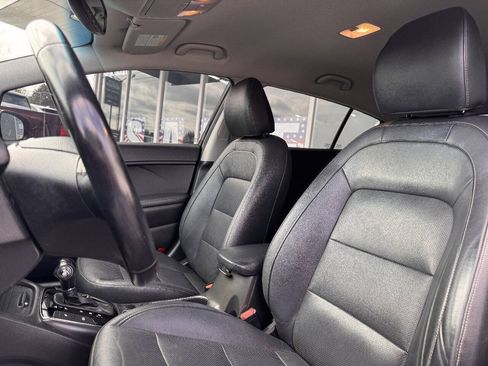 Used 2017 Kia Forte EX FWD image 32