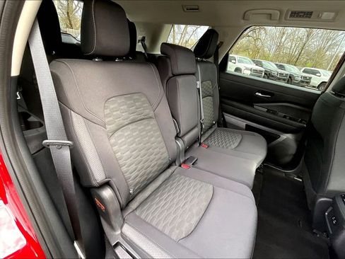 Used 2022 Nissan Pathfinder SV AWD/4WD image 37
