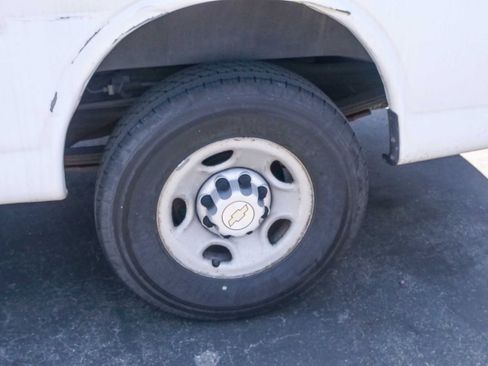 Used 2008 Chevrolet Express 2500 RWD image 6