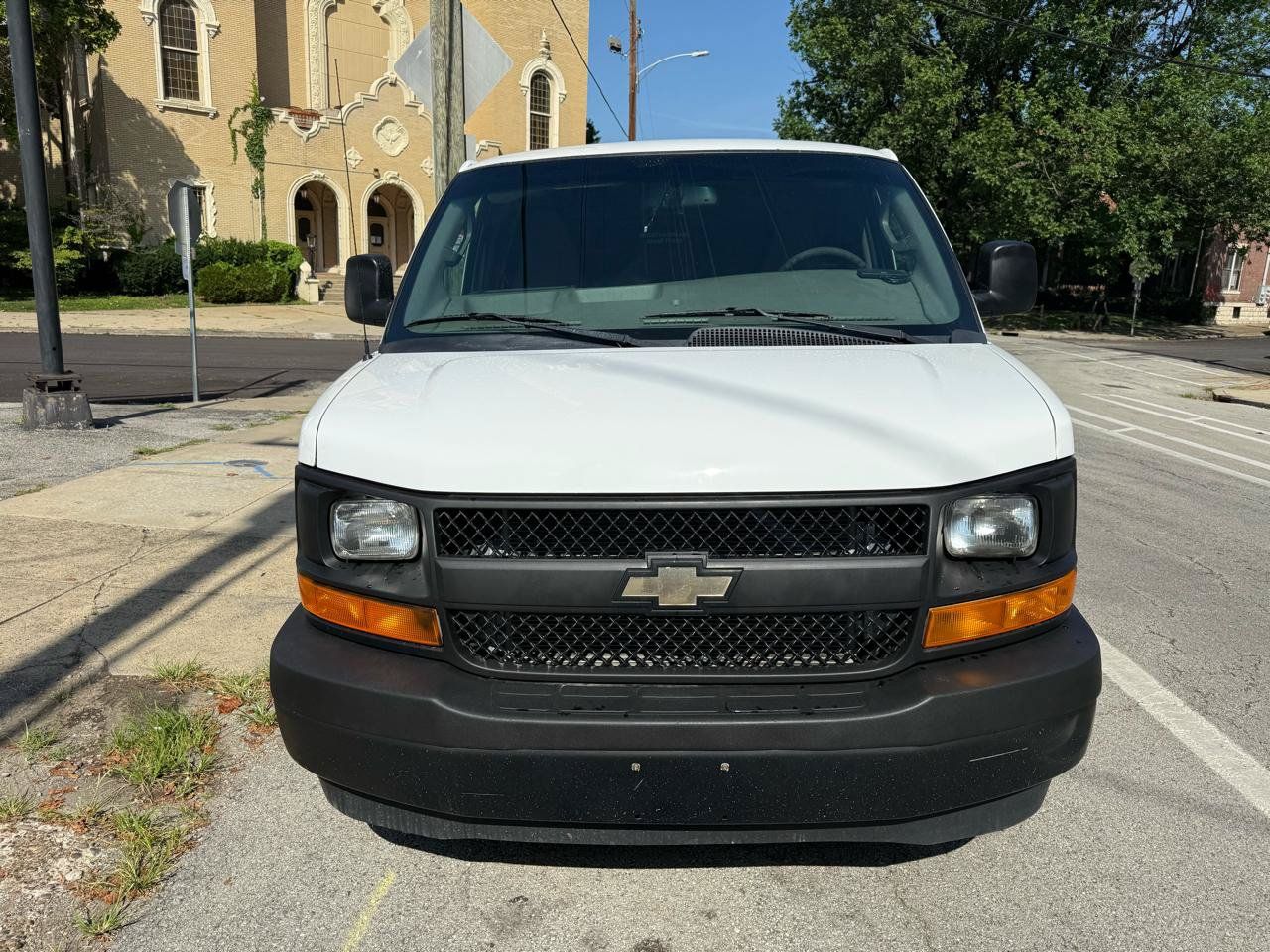 Used 2017 Chevrolet Express 2500 RWD image 8