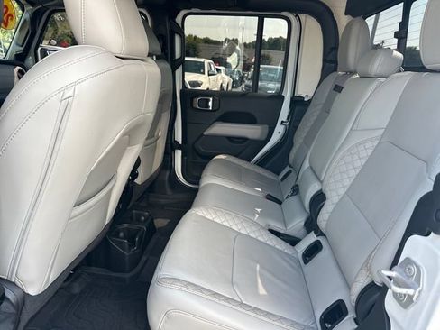 Used 2023 Jeep Gladiator Overland AWD/4WD image 13