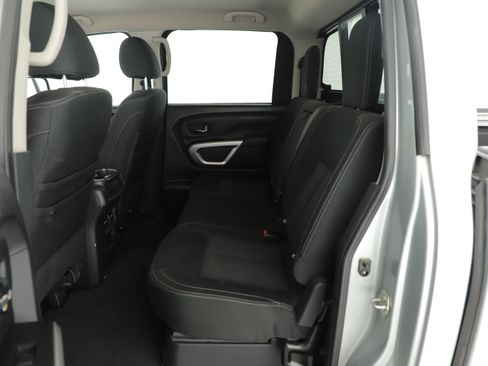 Used 2017 Nissan Titan SV image 27