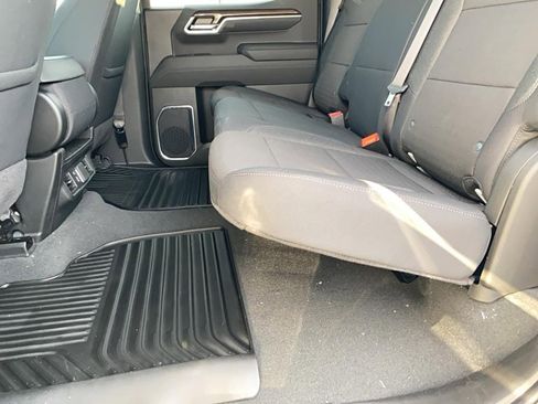 Used 2025 Chevrolet Silverado 1500 LT w/ Convenience Package II image 16