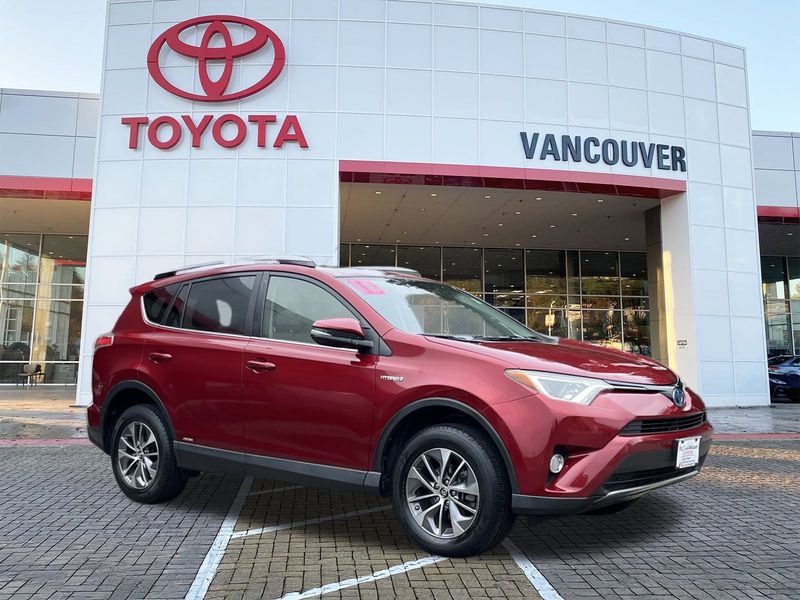 Certified 2018 Toyota RAV4 XLE w/ Convenience Package image 1