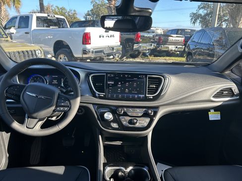 New 2026 Chrysler Pacifica Limited w/ S Appearance Package image 56