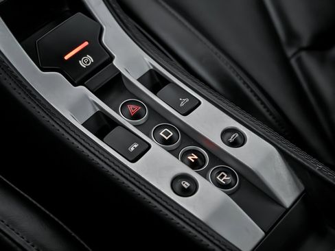 Used 2015 McLaren 650S Spider image 37