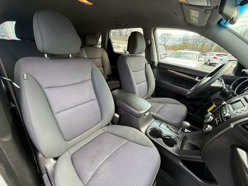 Used 2011 Kia Sorento LX image 46