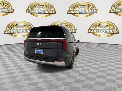 Used 2025 Kia Carnival
