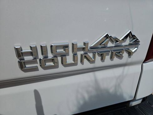 Used 2019 Chevrolet Silverado 1500 High Country w/ Safety Package II AWD/4WD image 22