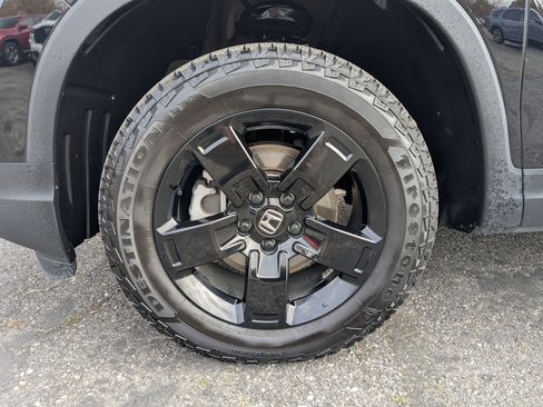 Certified 2025 Honda Ridgeline Black Edition image 35