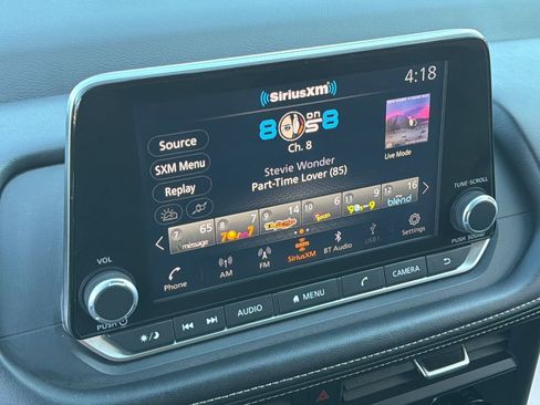 Used 2025 Nissan Rogue SV image 6