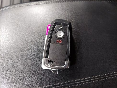 Used 2023 Ford Edge SEL image 36