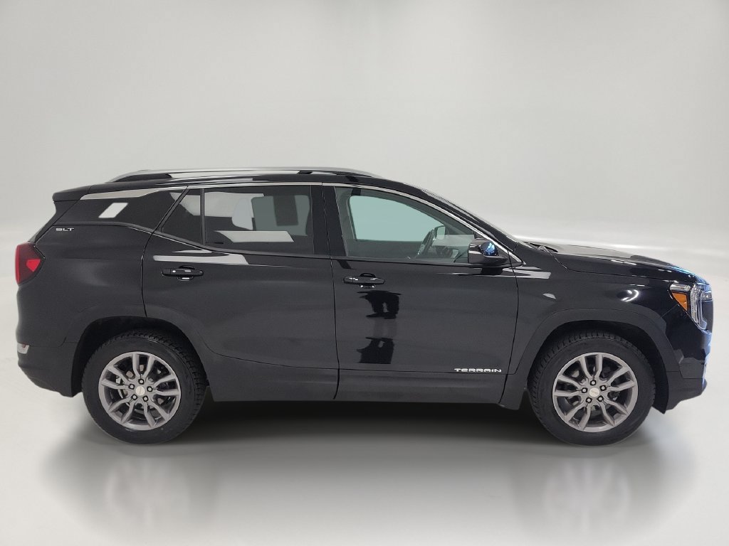 Used 2024 GMC Terrain SLT AWD/4WD image 4