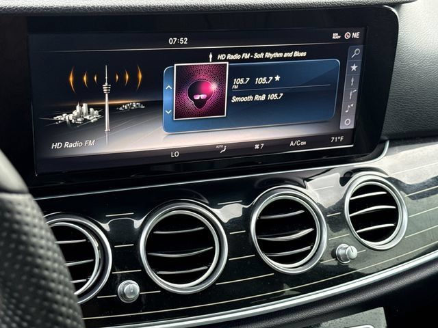 Used 2017 Mercedes-Benz E 300 image 25