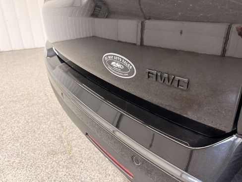 Used 2019 Chevrolet Traverse Premier w/ Redline Edition AWD/4WD image 7