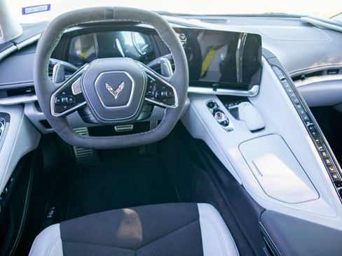 Used 2023 Chevrolet Corvette Stingray Premium Cpe w/ Z51 Performance Package image 5