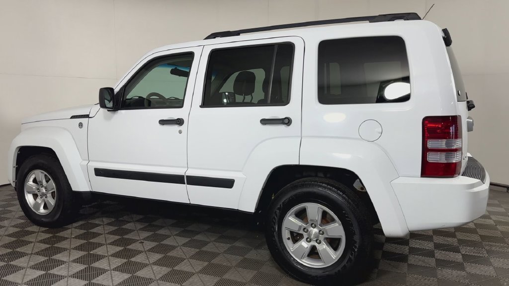 Used 2011 Jeep Liberty Sport w/ Popular Equipment Group AWD/4WD image 9