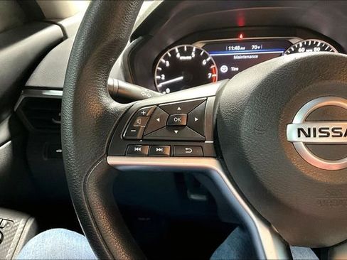 Used 2022 Nissan Altima 2.5 SV image 11