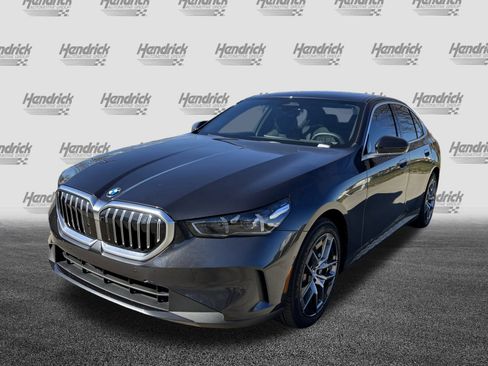Certified 2026 BMW 530i xDrive w/ Premium Package image 5
