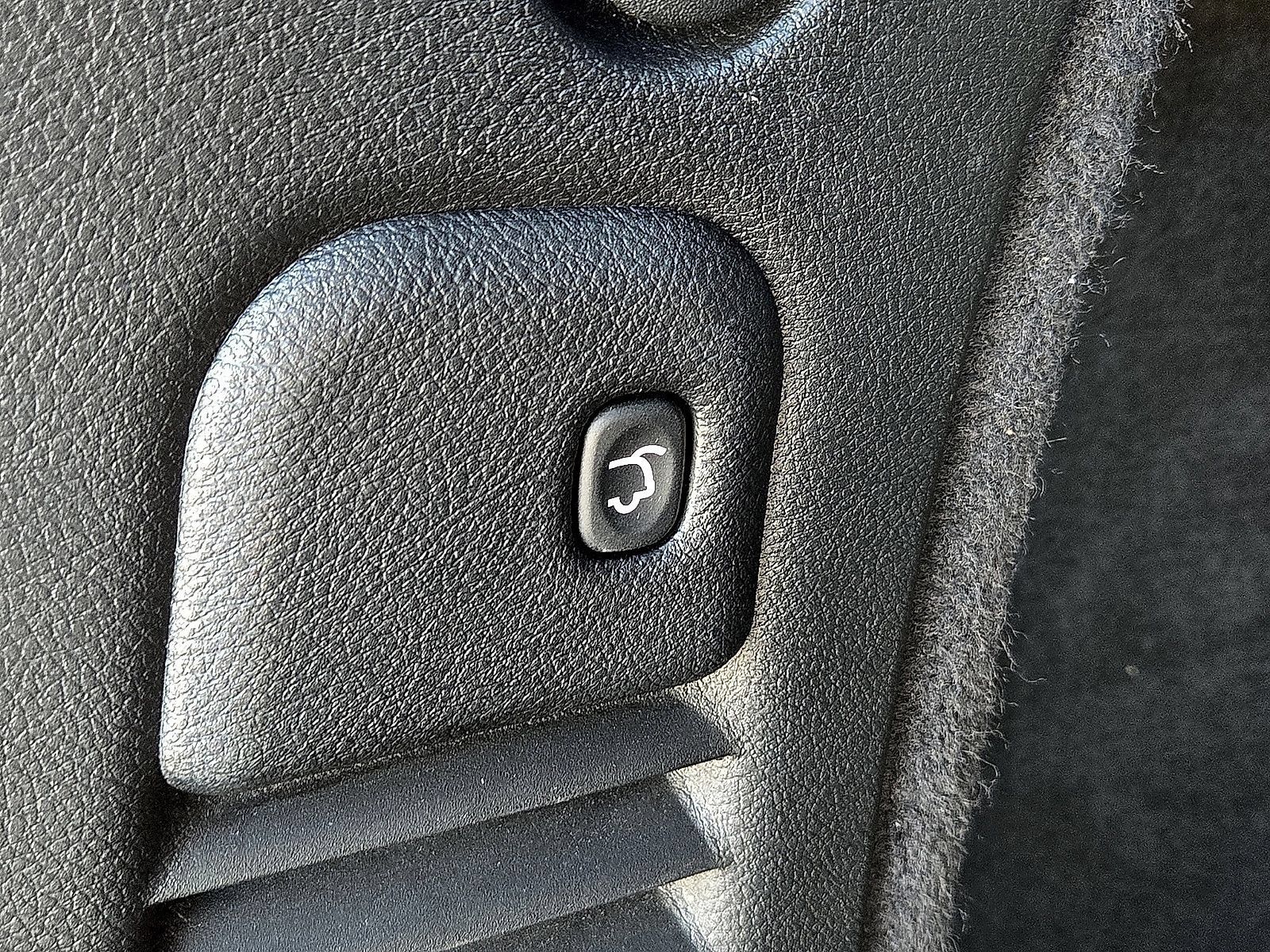 Used 2025 Dodge Durango GT AWD/4WD image 14