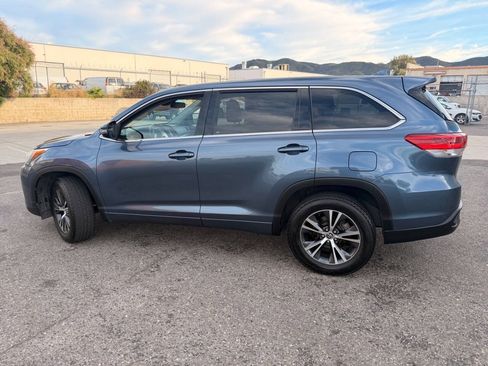 Used 2017 Toyota Highlander Plus w/ Carpet Mat Package FWD image 14