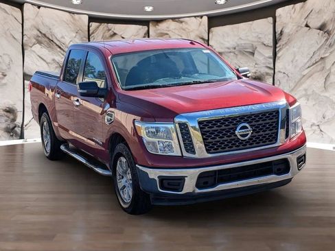 Used 2017 Nissan Titan SV RWD image 6