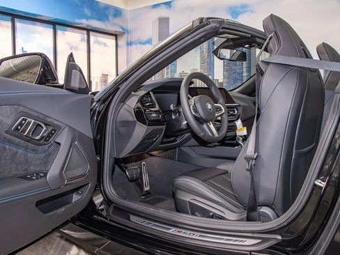 New 2026 BMW Z4 M40i w/ Shadowloine Package image 15