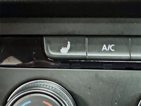 Used 2022 Volkswagen Taos SE image 24