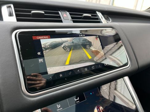 Used 2020 Land Rover Range Rover Sport HST image 22