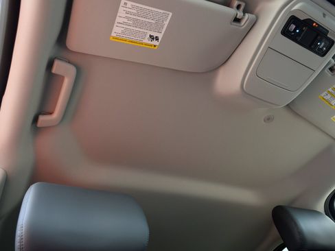 New 2026 Ford Expedition Active RWD image 24