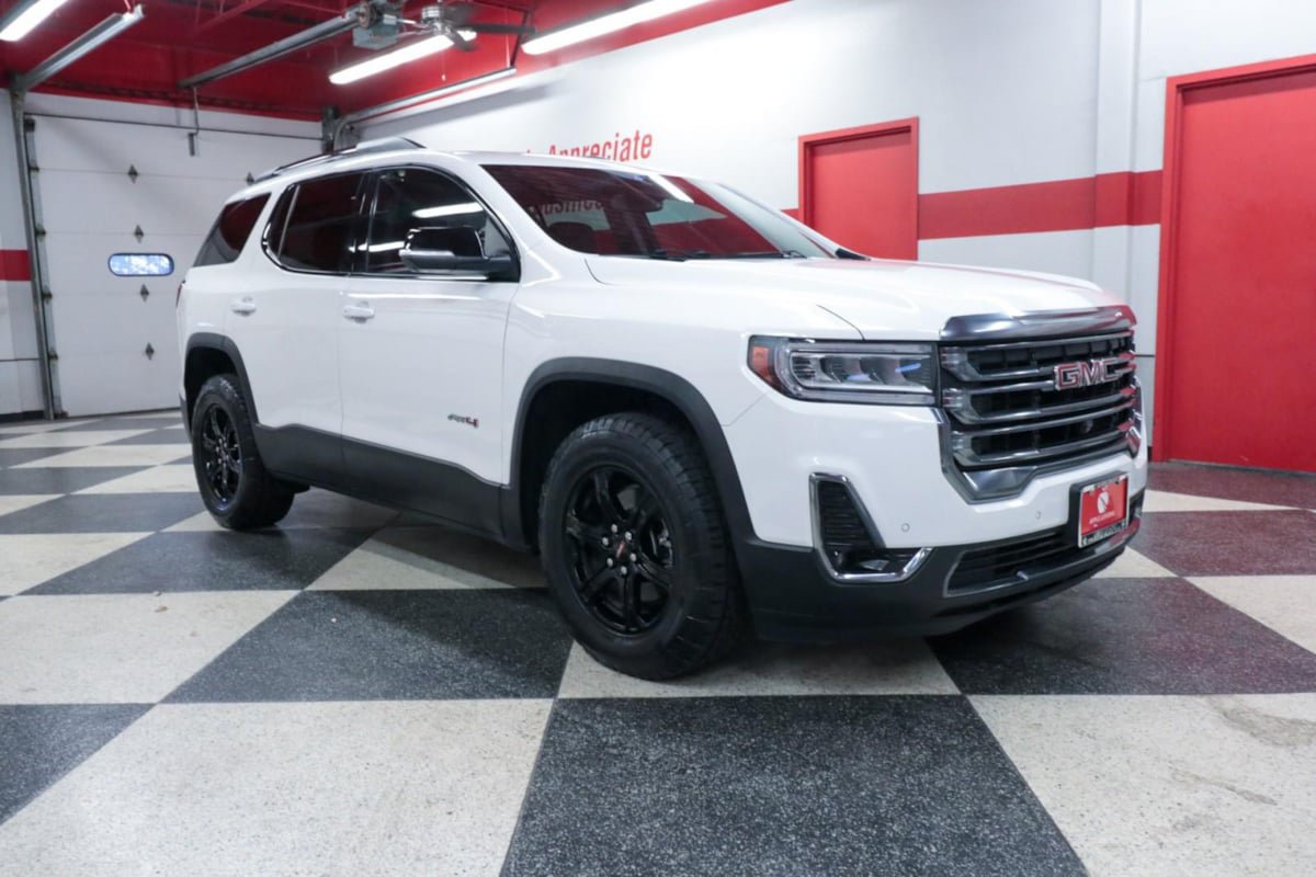 Used 2023 GMC Acadia AT4 w/ Technology Package AWD/4WD image 2