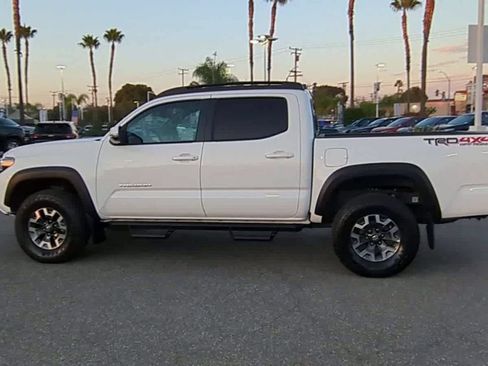 Used 2023 Toyota Tacoma TRD Off-Road AWD/4WD image 5