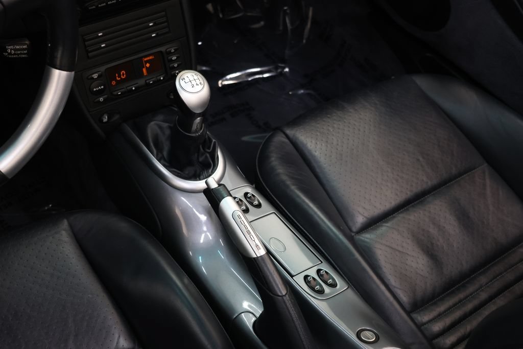 Used 2004 Porsche 911 Turbo AWD/4WD image 95