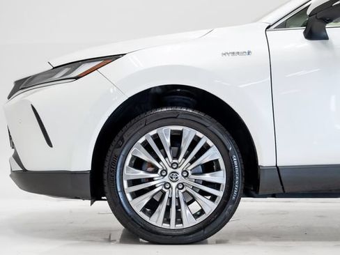 Used 2021 Toyota Venza XLE w/ Softex Package AWD/4WD image 32