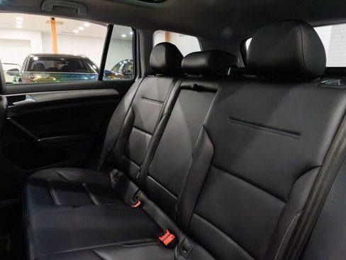 Used 2016 Volkswagen Golf SE FWD image 18