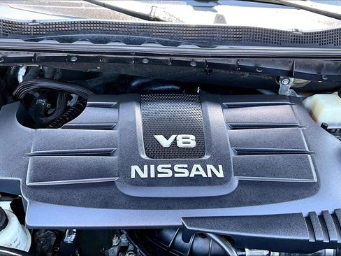 Used 2017 Nissan Titan SV AWD/4WD image 32