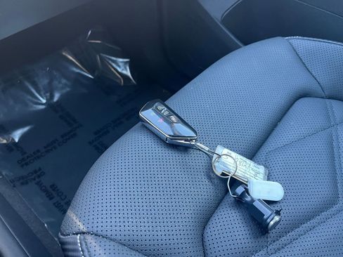 Used 2025 Volkswagen Atlas Cross Sport SE image 21