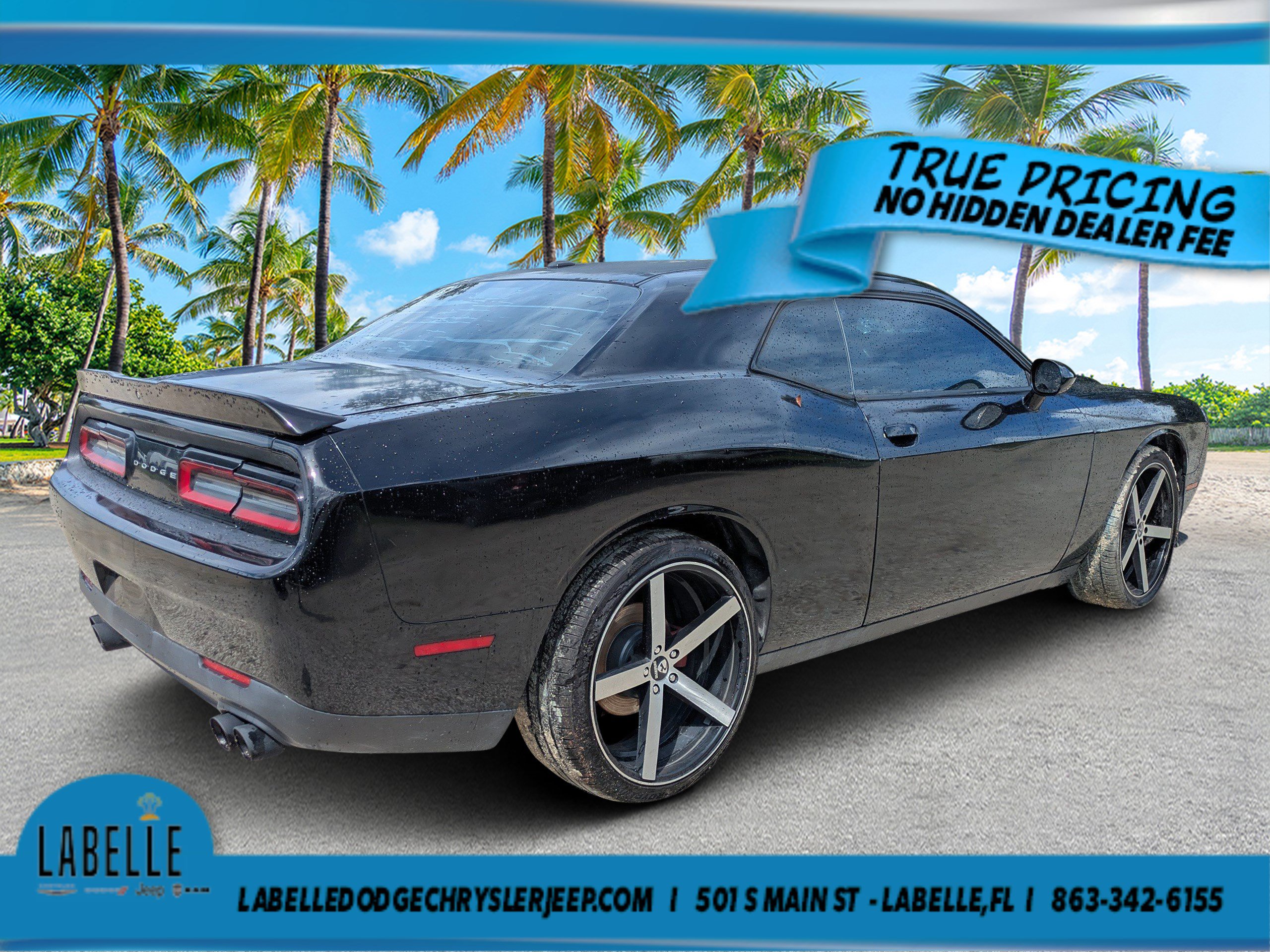 Used 2018 Dodge Challenger SXT RWD image 3