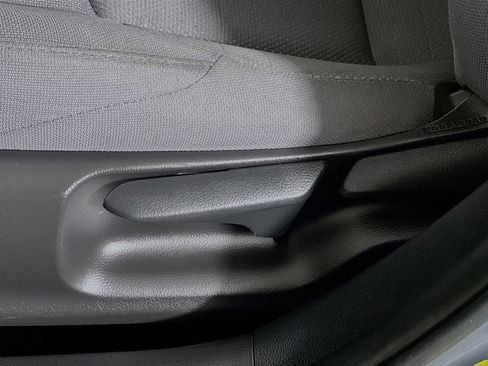 Used 2022 Toyota Corolla SE image 16