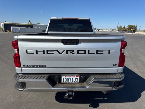 Used 2022 Chevrolet Silverado 2500 LT w/ Convenience Package AWD/4WD image 4
