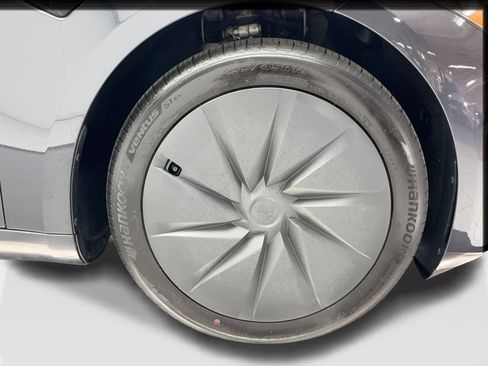 Used 2025 Tesla Model 3 RWD image 10