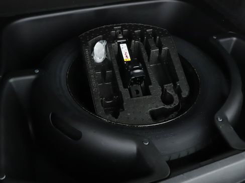 Used 2020 Jeep Grand Cherokee Altitude AWD/4WD image 18