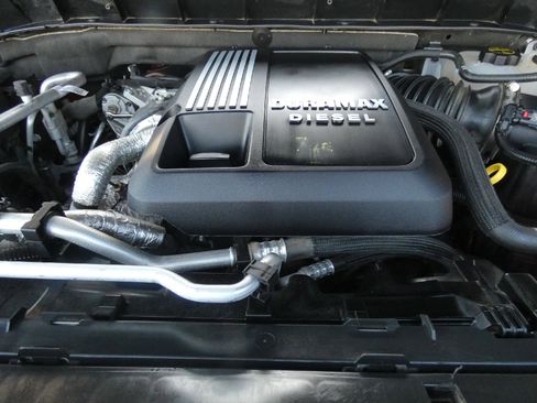 Certified 2024 Chevrolet Silverado 1500 LTZ AWD/4WD image 18