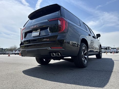 New 2026 GMC Yukon XL AT4 w/ AT4 Premium Plus Package AWD/4WD image 10
