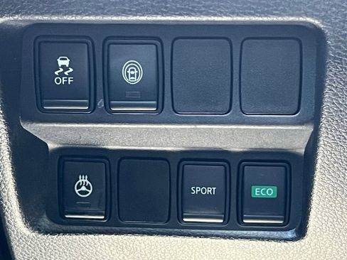 Used 2021 Nissan Rogue Sport SV FWD image 25