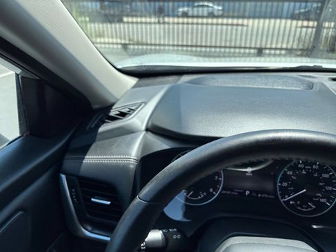 Used 2025 Nissan Rogue SV FWD image 36