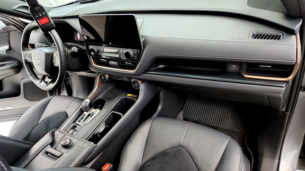 Certified 2025 Toyota Grand Highlander AWD Hybrid image 21