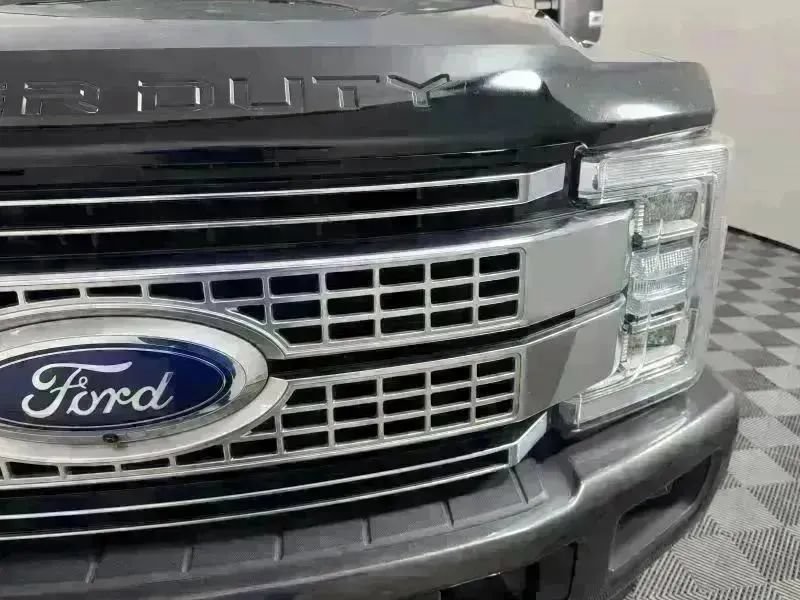Used 2018 Ford F350 Platinum w/ Platinum Ultimate Package AWD/4WD image 5