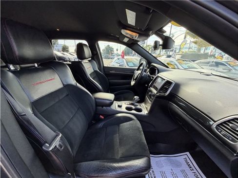 Used 2018 Jeep Grand Cherokee Trailhawk AWD/4WD image 31